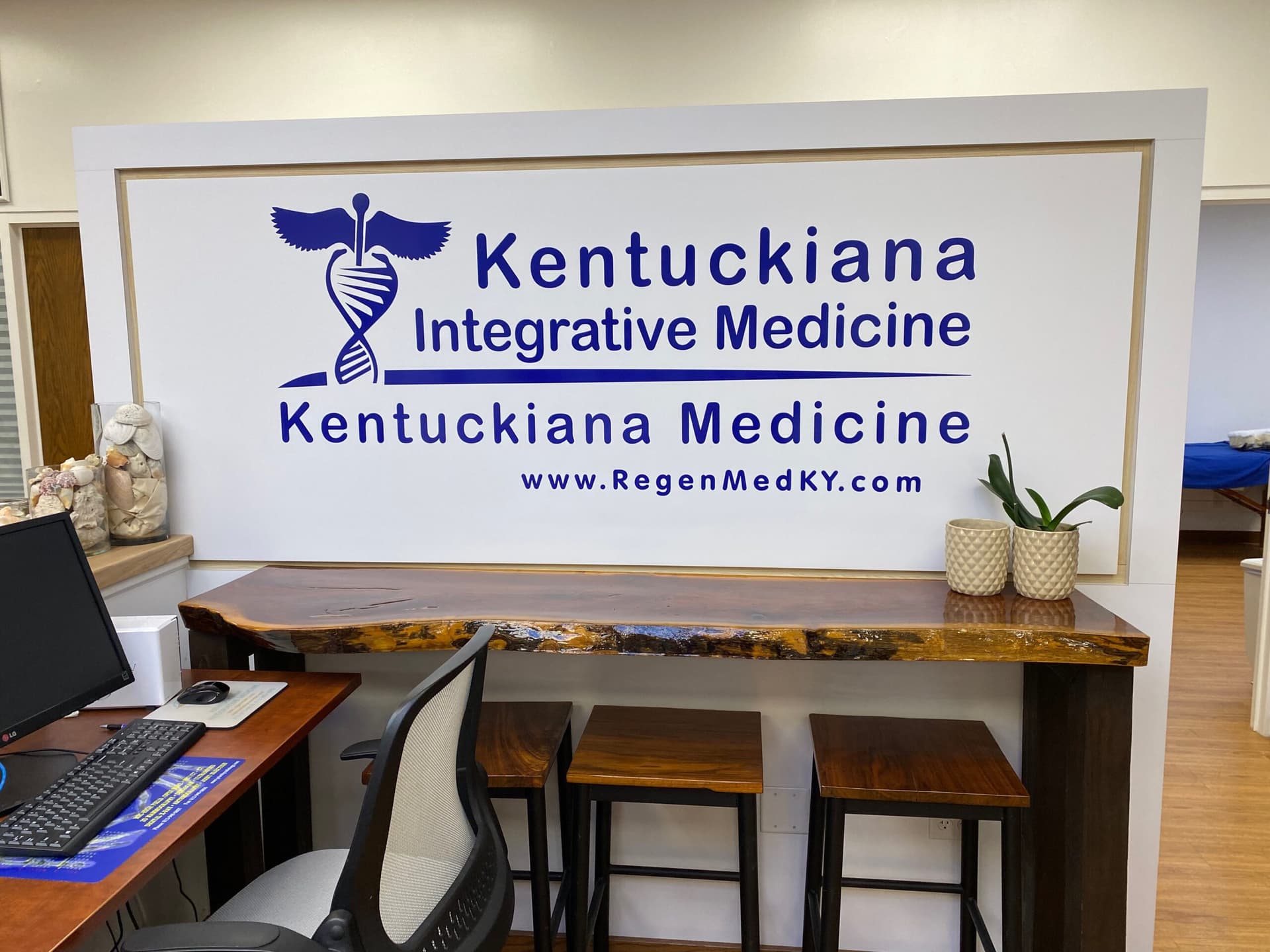Kentuckiana Integrative Medicine reception desk